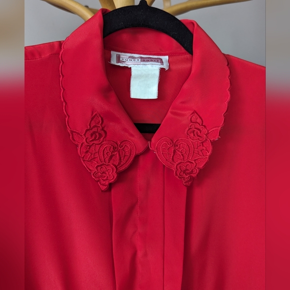 Vintage Functionals red button down blouse w/ floral collar - Picture 5 of 9
